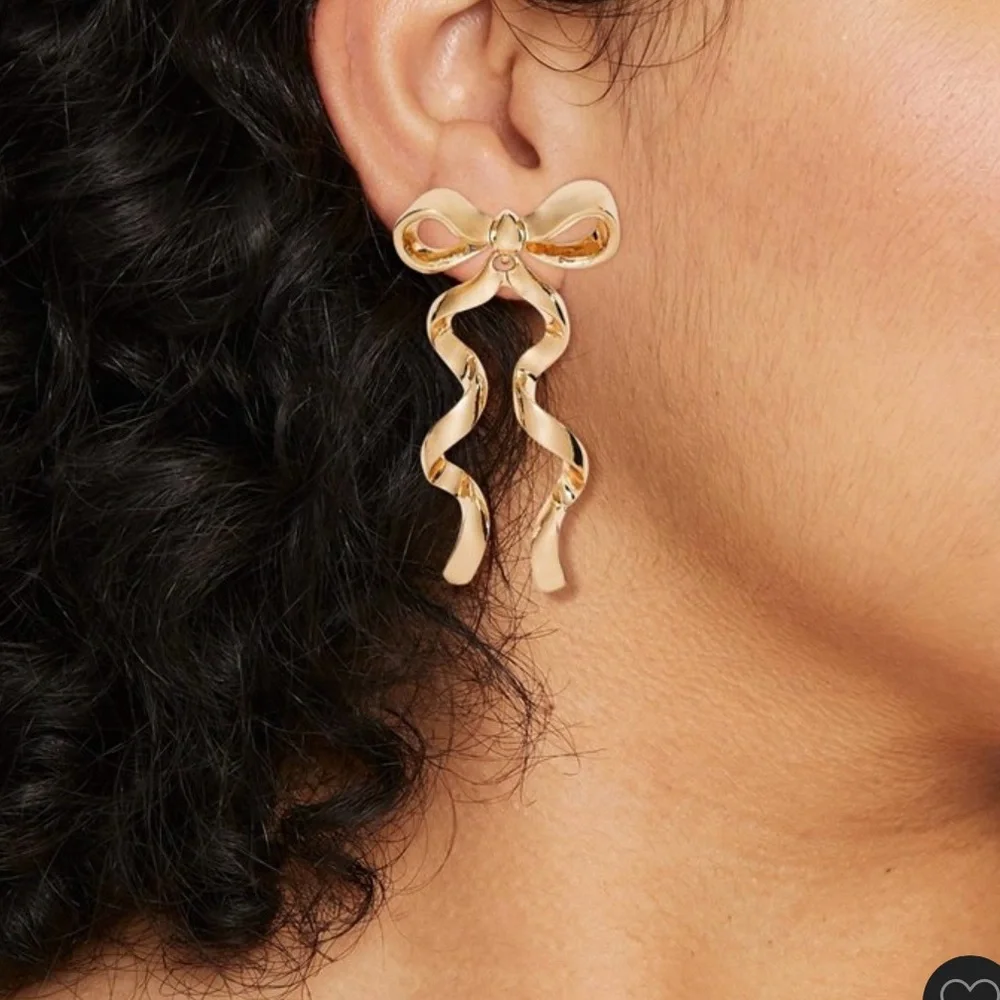 Sugar fix by BaubleBar Gold tone Bow Earrings